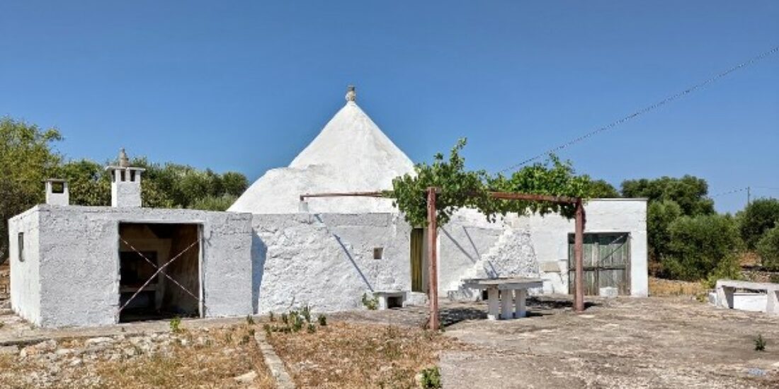 Trullo a 3 coni + 2 lamie Rif. TR 408