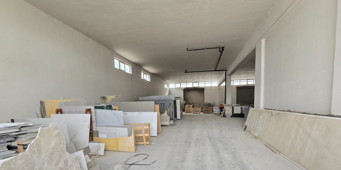 Capannone + 2 appartamenti Rif. L 209