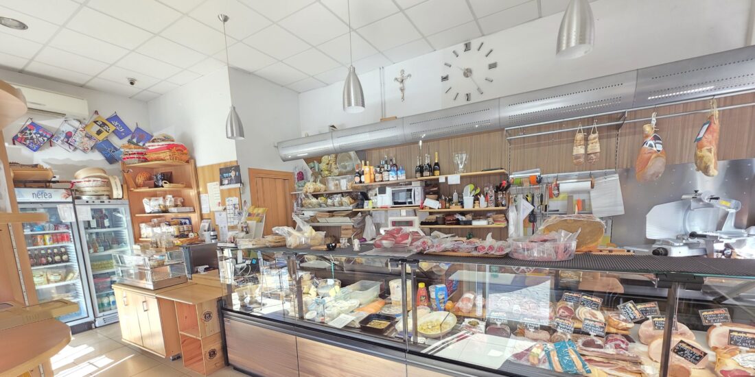 Attivita’ commerciale Rif. L 211