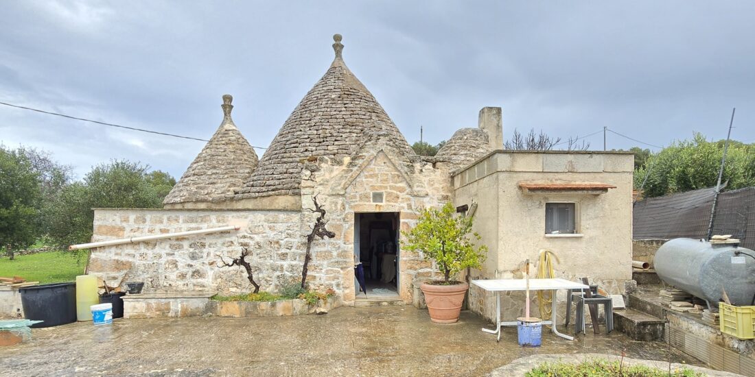 Trulli a 3 coni Rif. TR 509