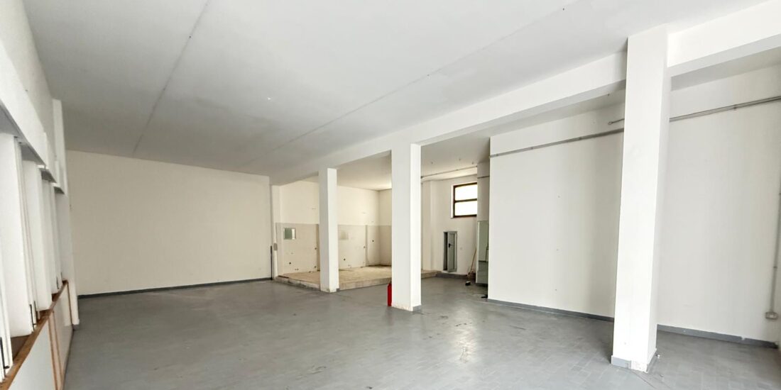 Locale commerciale Rif. L 215